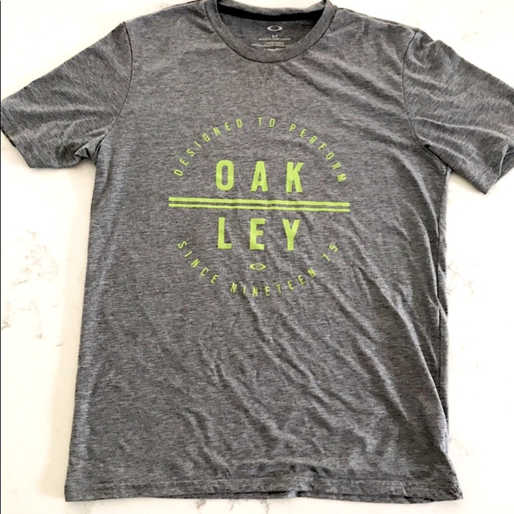 Oakley tee shirt. Excellent used condition